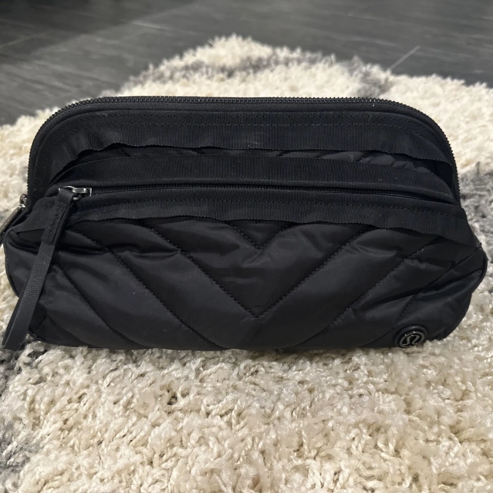 Lululemon Don't Sweat It Black Make Up Toiletry Travel Cosmetics Bag
